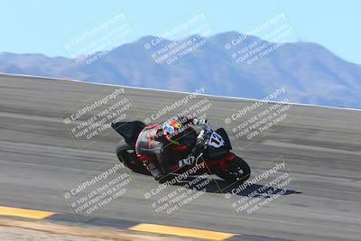 media/Feb-04-2024-SoCal Trackdays (Sun) [[91d6515b1d]]/1-Bowl (950am)/